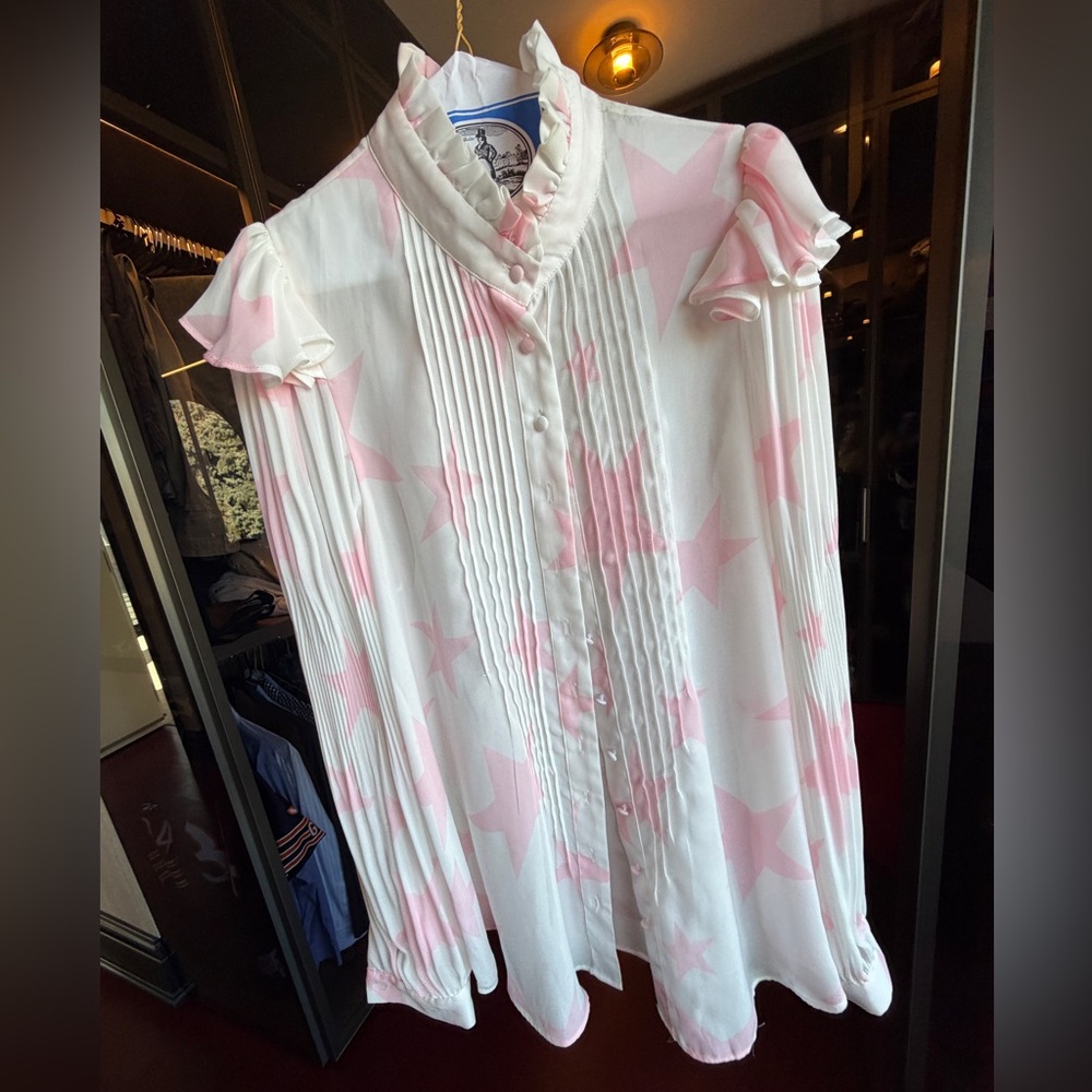 Selkie Pink and White Ruffled Star Button Up Blouse size M